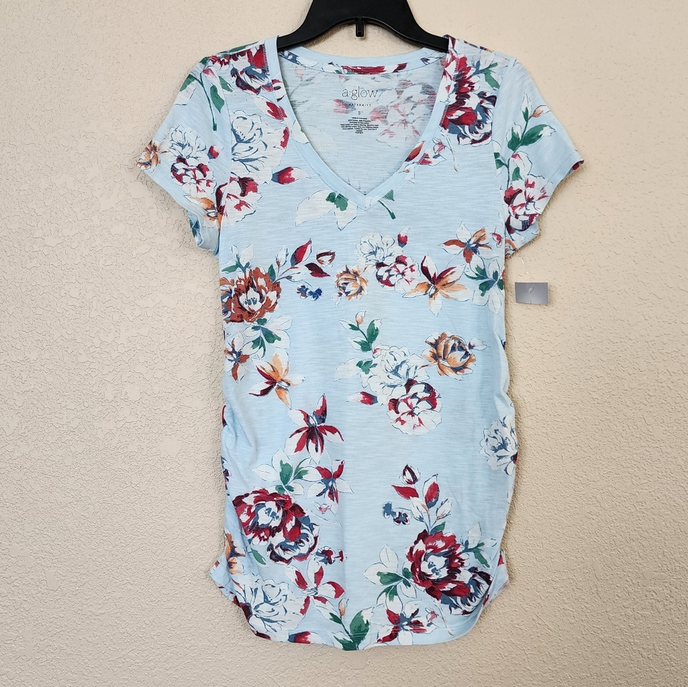 a:glow Maternity Essential Ruched V-Neck - Picture 2 of 7